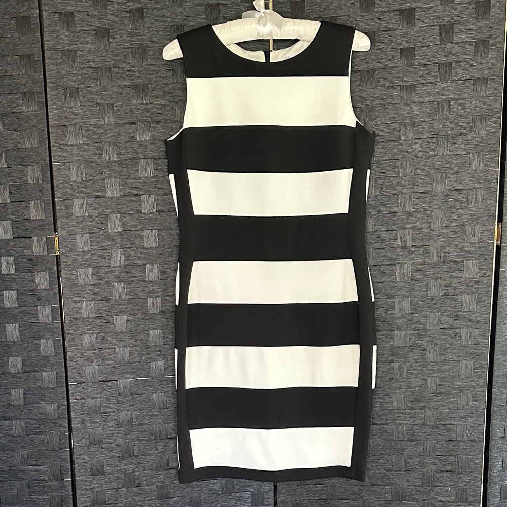 Calvin Klein Gorgeous Black and White Striped Midi Dress - Size 8